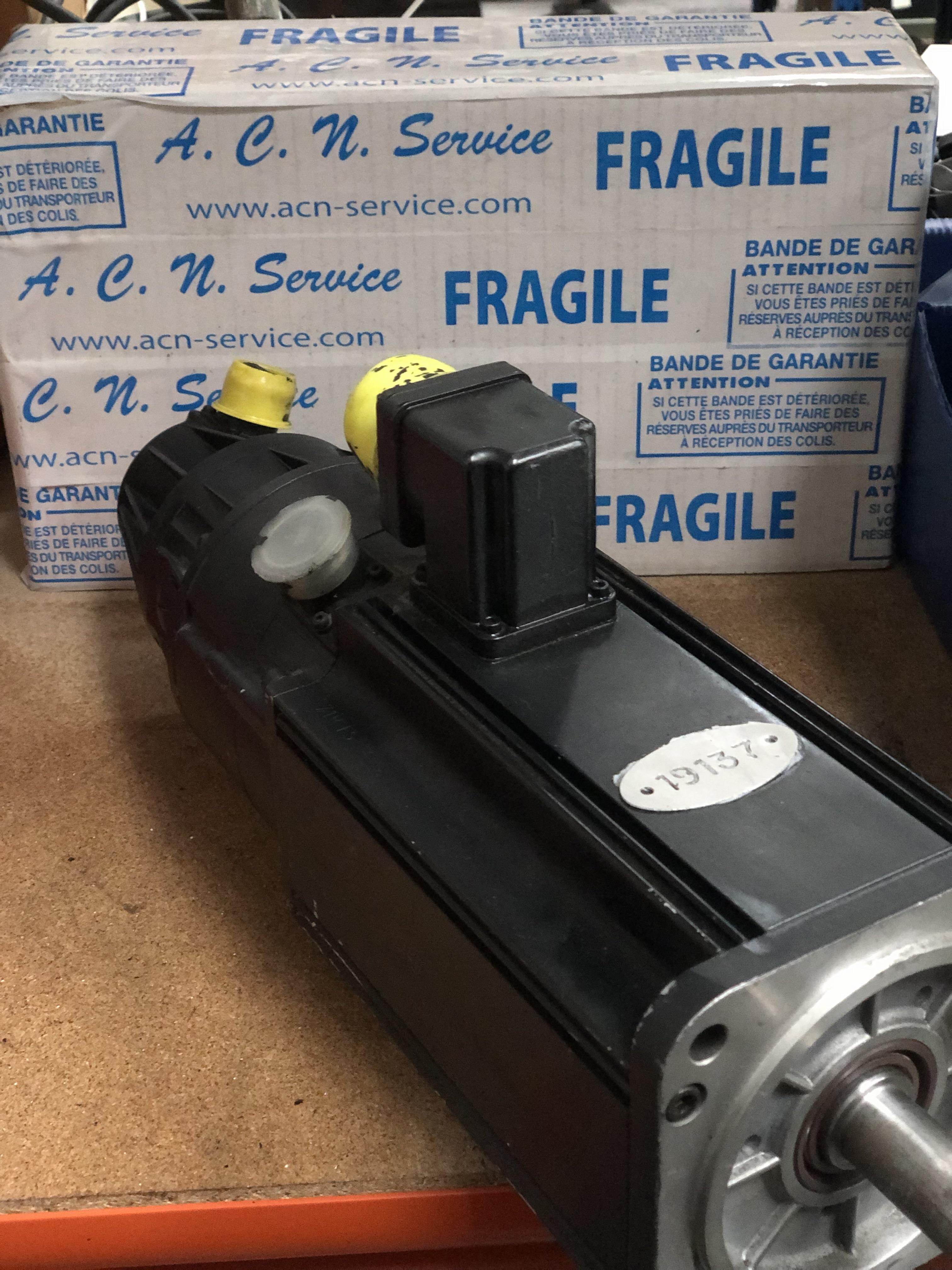 Indramat Moteur d'axe MAC071B-0-FS-4-F/095-B-0